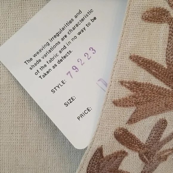 Vest with Tan embroidered applique - Picture 5 of 6